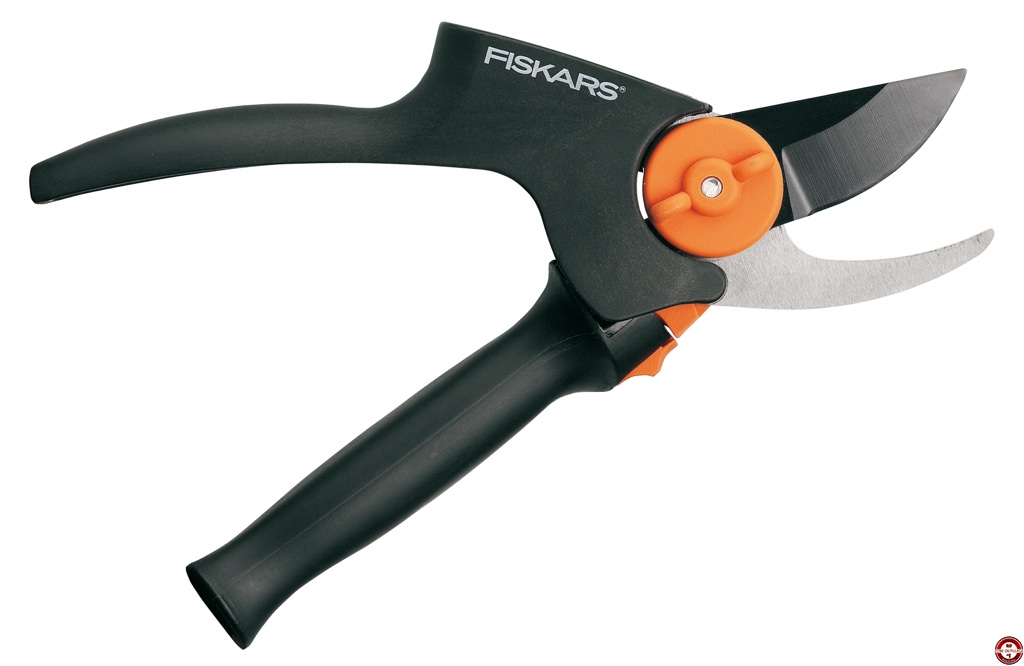 Sécateurs Fiskars conçus pour réduire l'effort et la fatigue