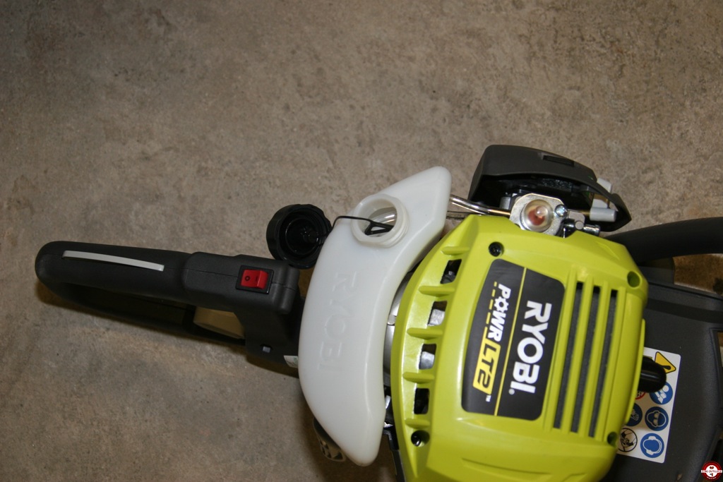 Test du taille-haies 2 temps RHT2660R de RYOBI Outillage