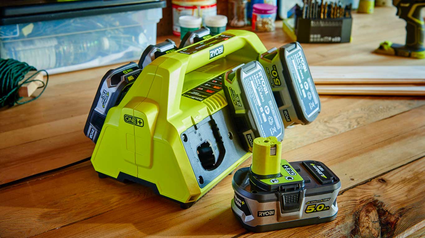 Test, avis et prix : Chargeur de batteries 6 ports RYOBI RC18627