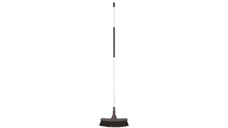 Balai Multi-usages Solid Light Fiskars prix pas cher Balai Multi-usages Solid Light Fiskars prix pas cher