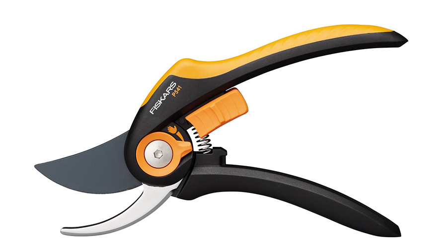 Sécateur à ouverture variable et à lame franche Plus SmartFit P541 1057169 Fiskars Sécateur à ouverture variable et à lame franche Plus SmartFit P541 1057169 Fiskars