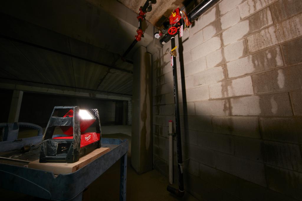 Projecteur LED TRUEVIEW Milwaukee M18 HAL