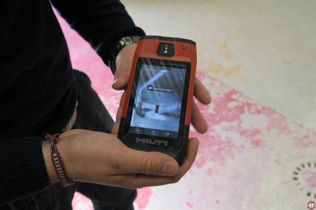 Lasermètre HILTI PD-C © Benjamin Leharivel - Zone Outillage
