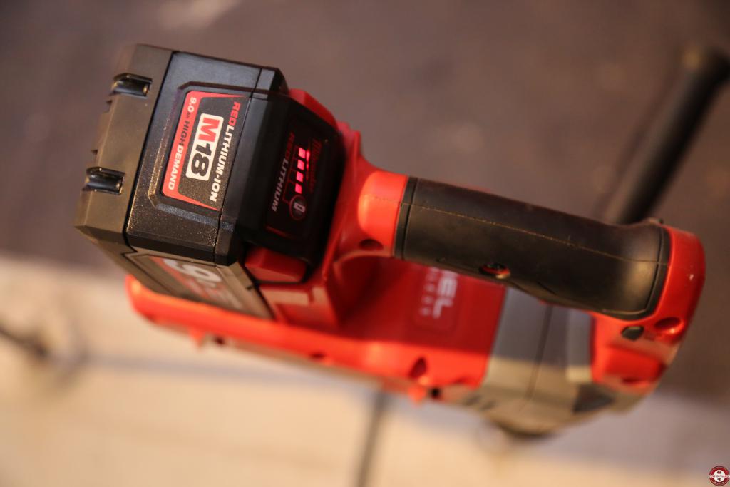 Perforateur burineur SDS-Max sur batterie M18 CHM-902C © Benjamin Leharivel - Zone Outillage