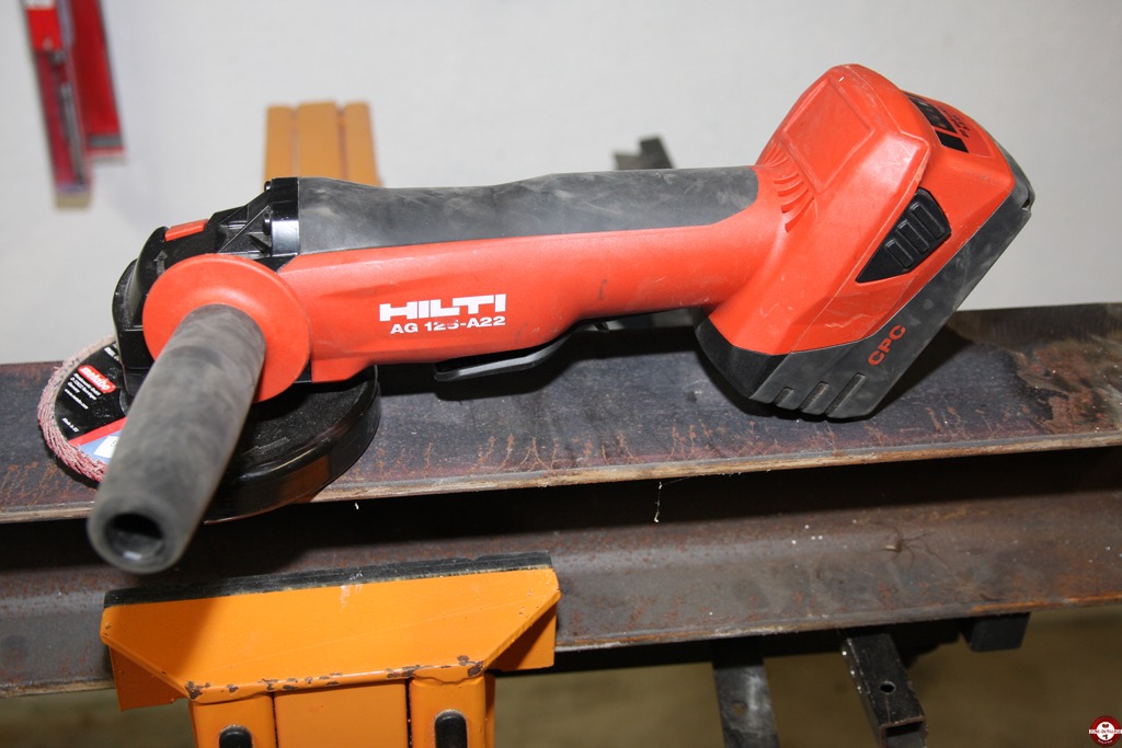 Comparatif des meuleuses CAG125XPD Milwaukee et AG 125-A22 Hilti