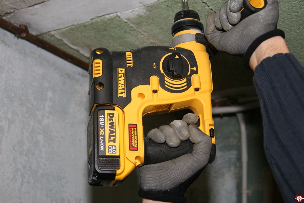 Dewalt - Perforateur DEWALT SDS-Plus - Batterie 18V 4.0Ah