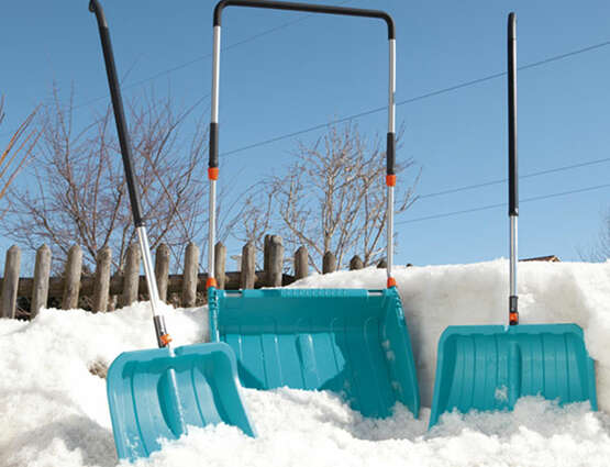 3 outils astucieux de Gardena pour le déneigement