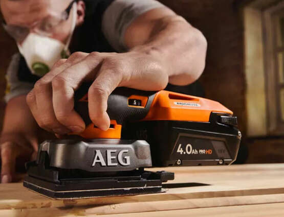 ponceuse vibrante sans fil BFS18SBL-14-0 4935498213 AEG