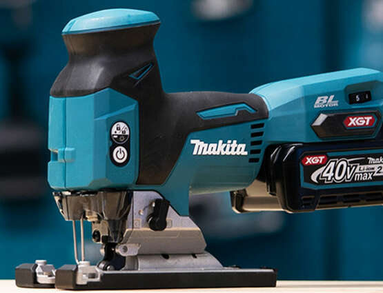 scie sauteuse sans fil XGT JV001GD201 Makita