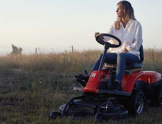 tondeuse autoportée sur batterie Rider R 112iC Husqvarna