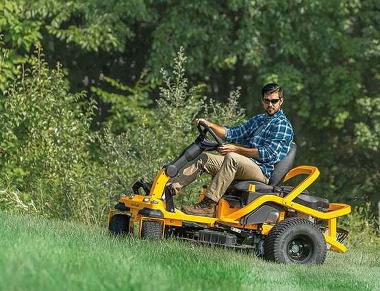 tondeuses autoportées XZ6 Cub Cadet