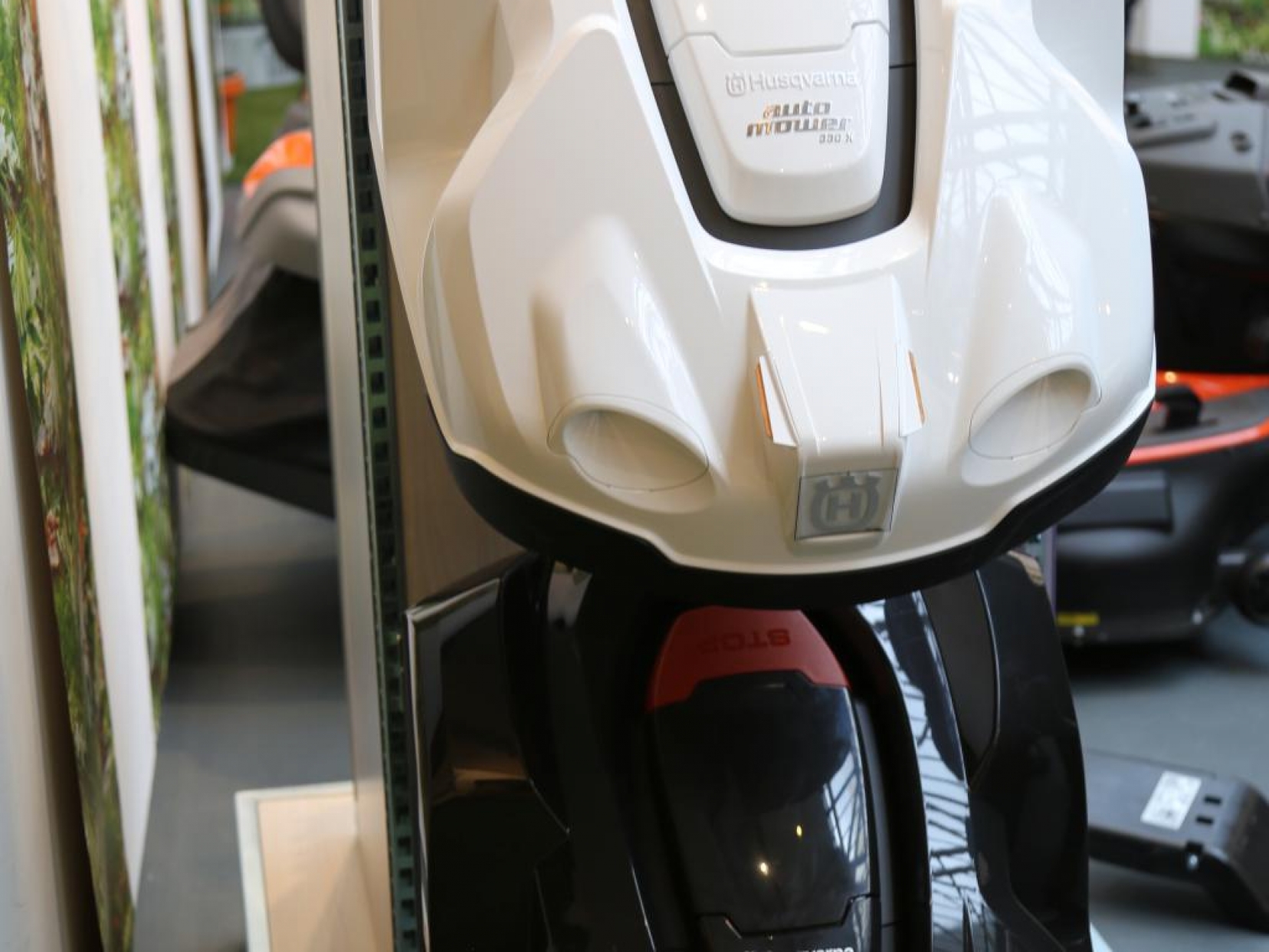 Husqvarna présente ses robots de tonte Automower