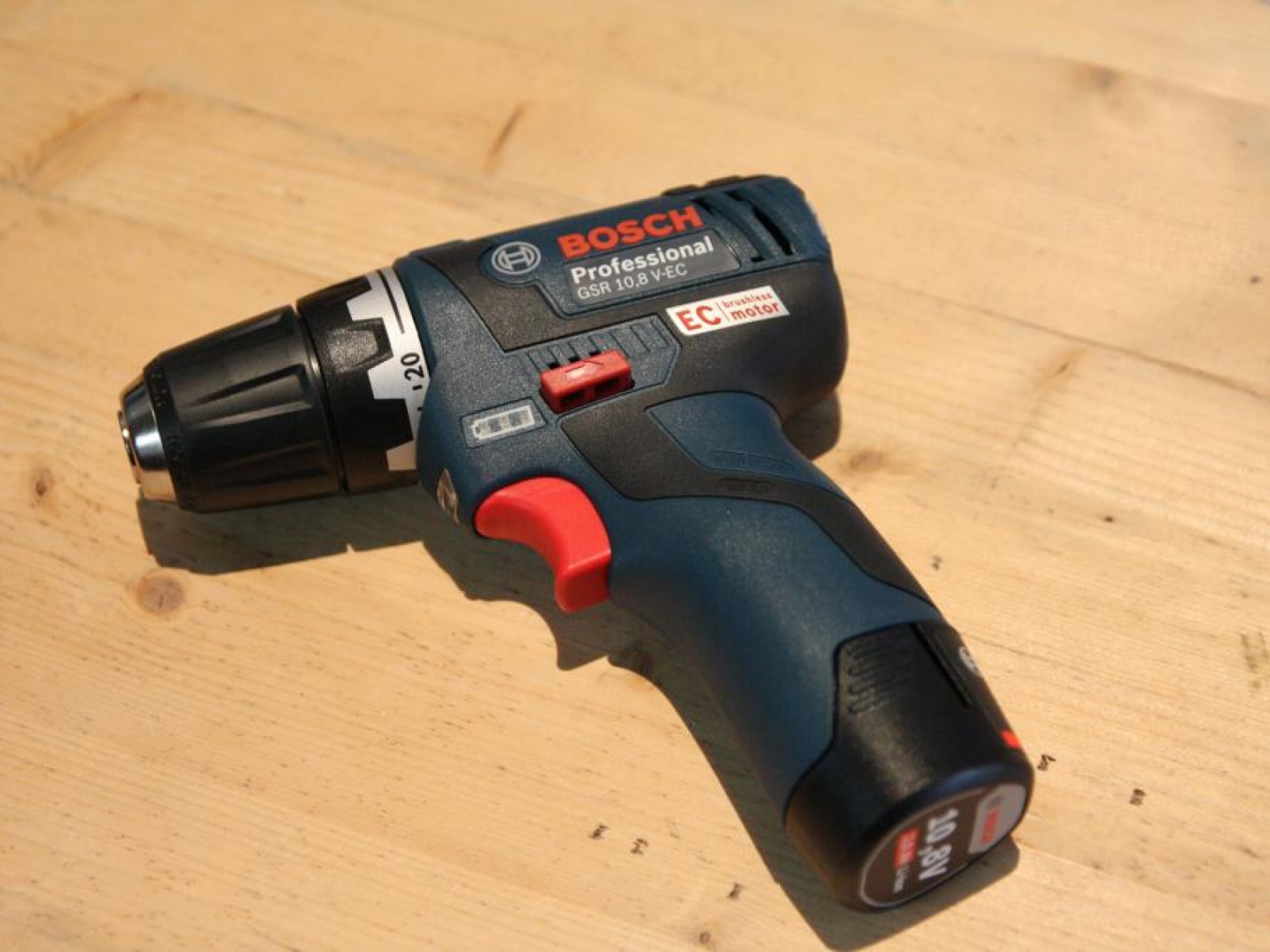 Présentation du nouveau chargeur à induction Bosch Professional