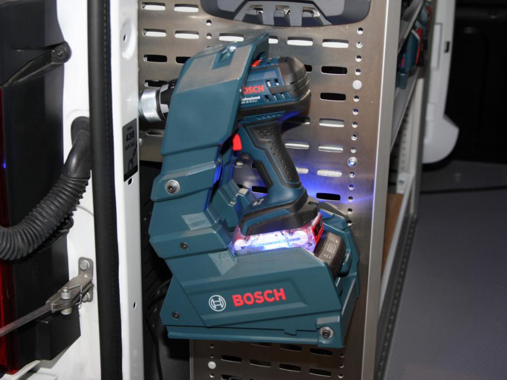 Présentation du nouveau chargeur à induction Bosch Professional
