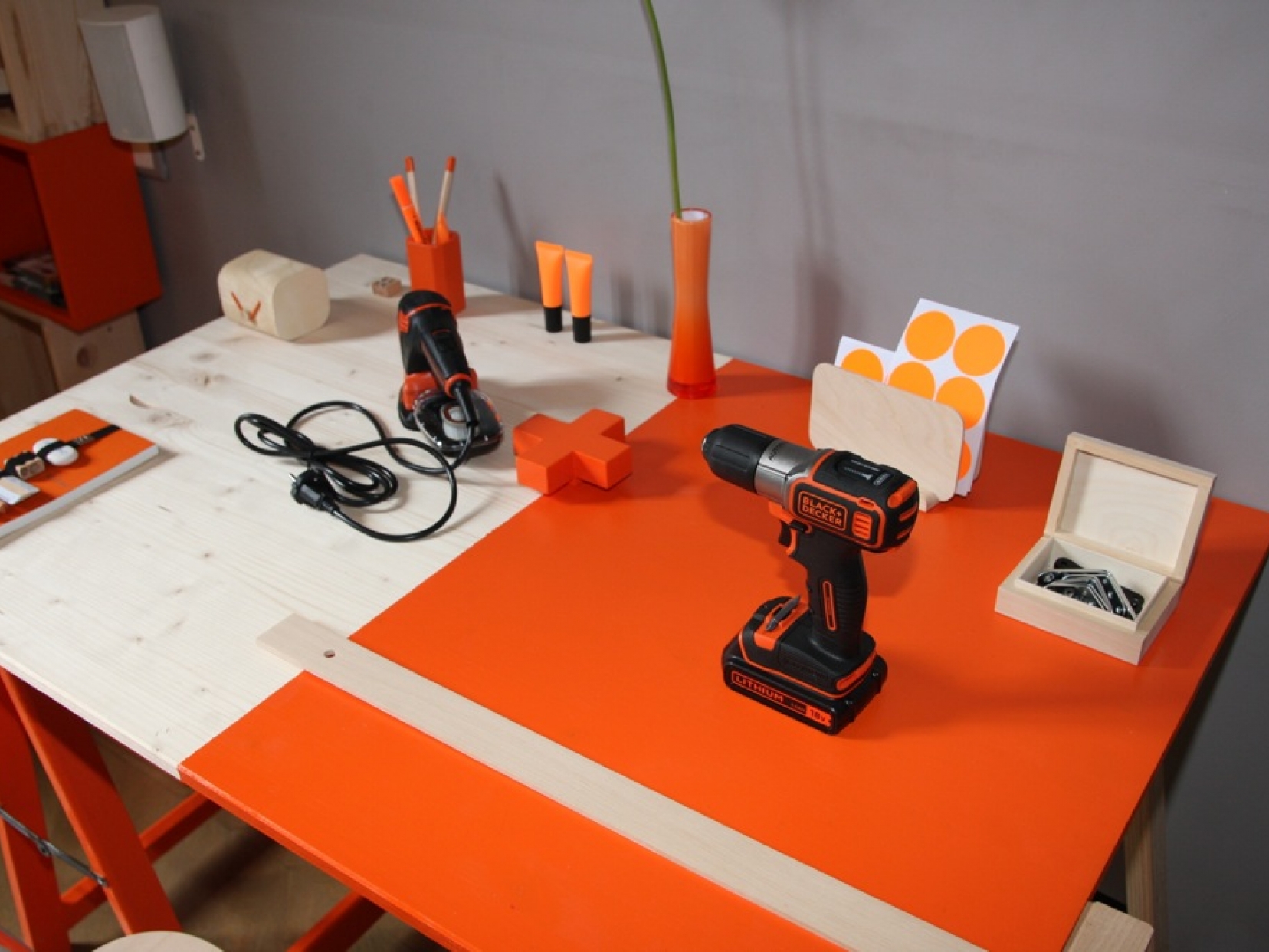 Nouvelle percuese-visseuse sans fil AUTOSENSE ASD18KB BLACK+DECKER