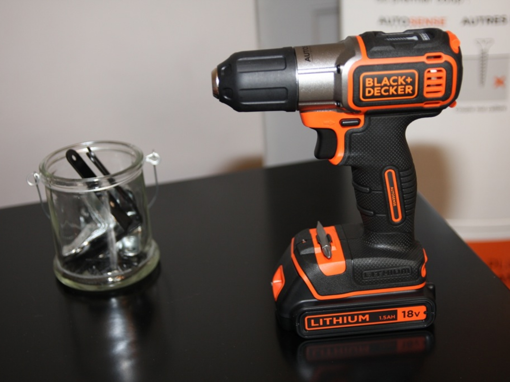 Nouvelle percuese-visseuse sans fil AUTOSENSE ASD18KB BLACK+DECKER
