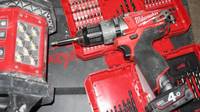 Perceuse-visseuse Brushless Milwaukee M12 CCD-402C © Zone Outillage Benjamin Leharivel