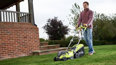 Tondeuse hybride RLM18C34H25 RYOBI