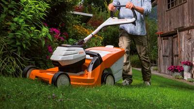 Tondeuse sur batterie STIHL RMA 448 TC