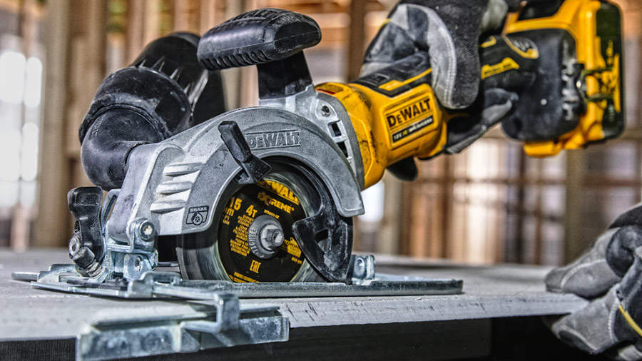 Lame DT20421 DEWALT : adaptée pour la découpe de panneaux en fibre ciment