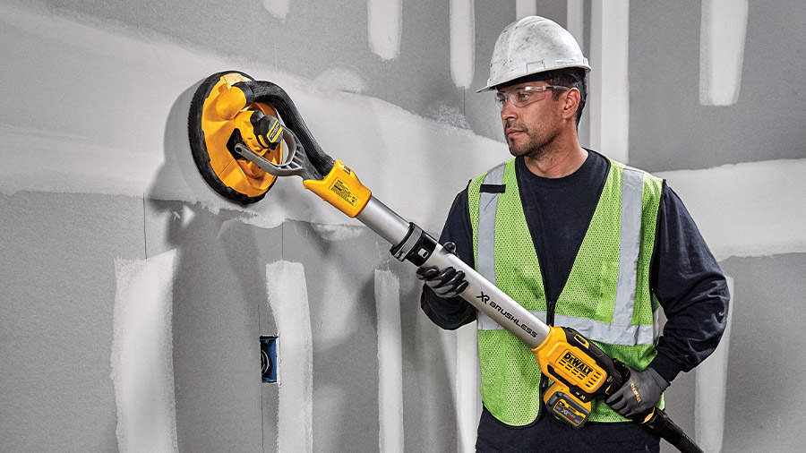 DEWALT dévoile la ponceuse à bras sans fil DCE800T2 XR 18V pour les plaquistes 