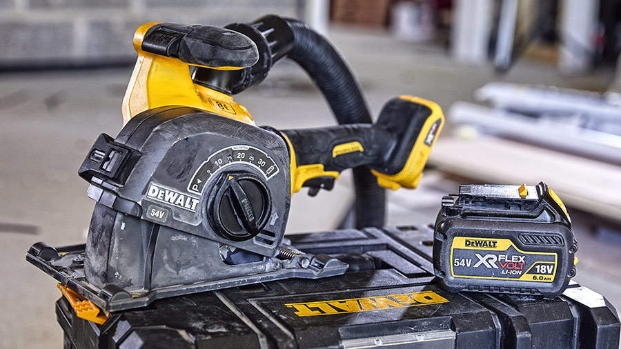 DEWALT dévoile sa première rainureuse à béton sur batterie XR FLEXVOLT 54V DCG200