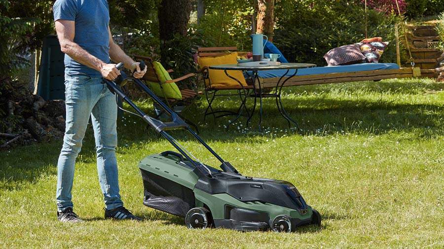 Test complet et avis la tondeuse à gazon sans fil AdvancedRotak 36-850 BOSCH