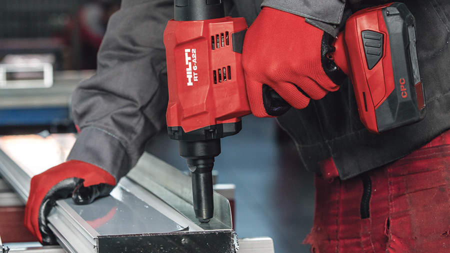 HILTI présente sa nouvelle riveteuse sur batterie pour rivets aveugles RT  6-A22 - Zone Outillage