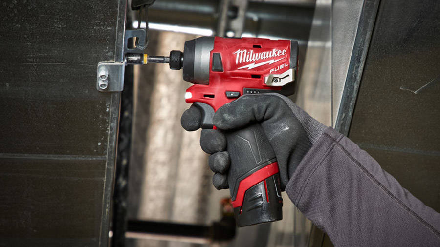 Perceuse-visseuse Milwaukee M12 BDD 12V : test et avis