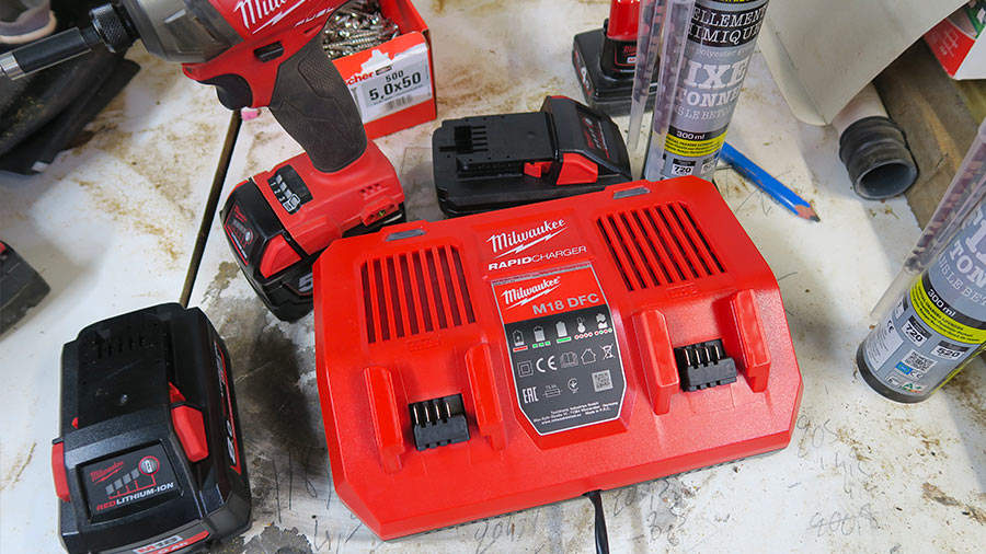 Pour le remplacement de la batterie de Milwaukee 18V