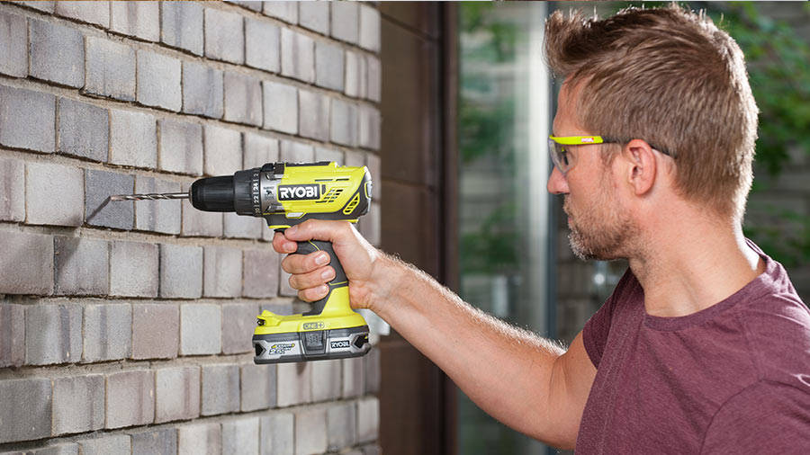 JAMAIS UTILISÉ] Perceuse Visseuse RYOBI - R18DD2-220S - 18V One Plus - 2  batteries 2,0Ah - 1 chargeur - Espace Bricolage