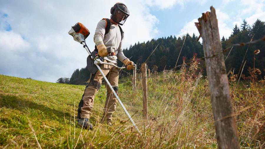 Les débroussailleuses STIHL FS 89 et FS 91 éliminent les mauvaises herbes et herbes hautes - Zone Outillage