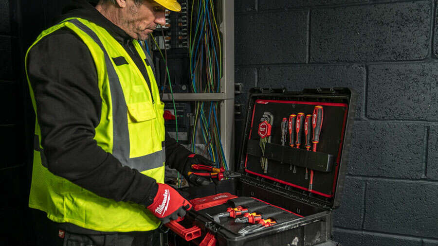 Caisses à outils pour plombier et électricien PACKOUT 4932499466 et 4932499467 Milwaukee
