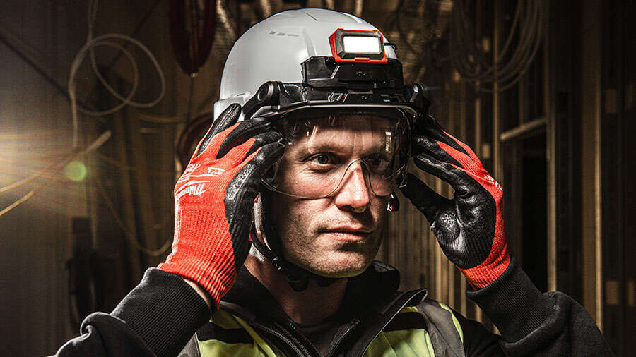 Casques BOLT 100 et BOLT 200 Milwaukee