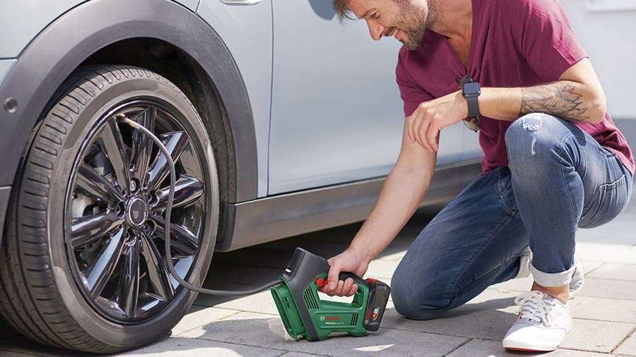 Outil de plate-forme de test universelle automobile