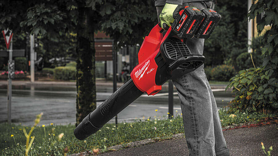 TOP 4 : Meilleur Aspirateur Souffleur de Feuilles 2022 