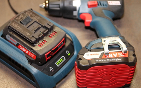 Chargeur à induction Bosch Professional