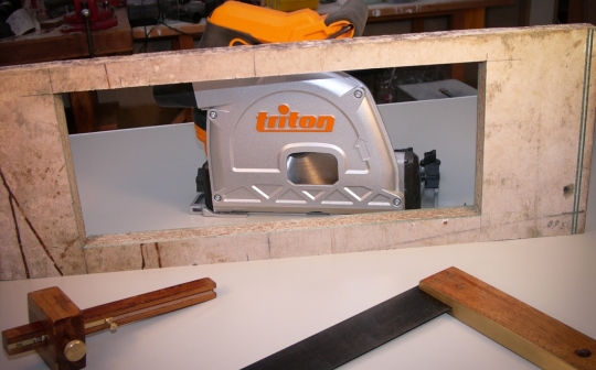 Scie circulaire plongeante Triton TTS 1400