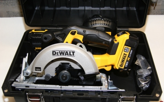 Scie circulaire DCS391M2 DeWALT