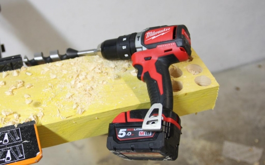 Perceuse visseuse à percussion Milwaukee M18 BLPD-502C © Benjamin LEHARIVEL - Zone Outillage