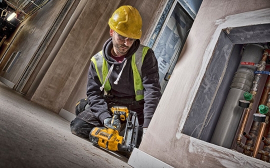 Cloueur de finitions DeWALT DCN660D2