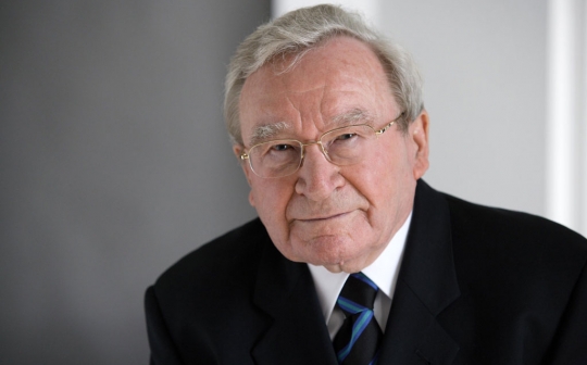 Portrait du Professeur Artur Fischer