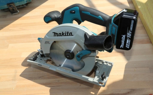 Scie circulaire Makita DHS680Z