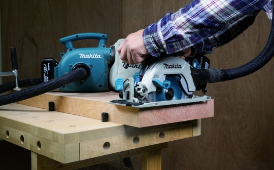 Scie circulaire sans fil DHS680Z © Makita