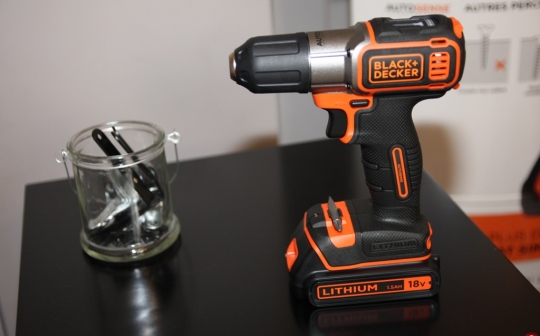 Nouvelle percuese-visseuse sans fil AUTOSENSE ASD18KB BLACK+DECKER