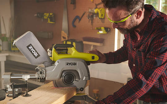 Scie à onglet radiale R18MS216-0 Ryobi
