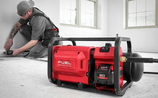 Compresseur sans fil Milwaukee M18 FAC-0
