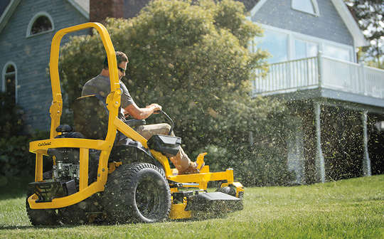 tondeuse autoportée Zero-Turn XZ7 Cub Cadet 