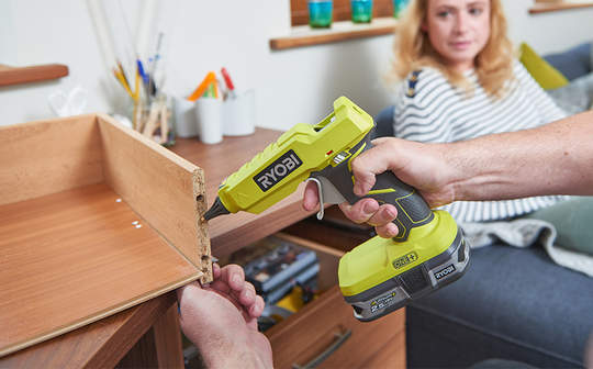 pistolet à colle sans fil R18GLU Ryobi ONE+