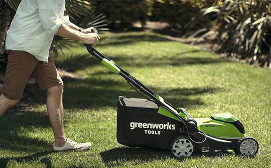 Tondeuse à gazon sur batterie greenworks G40LM41